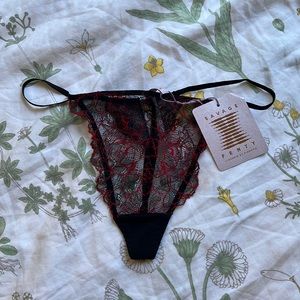 Savage X Fenty NWT embroidered lace g-string